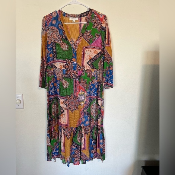 zoey & Leelo Dresses & Skirts - Zoey & Leelo Colorful Ruffled Bottom Rayon
Dress 3/4 Sleeves Size S NWOT